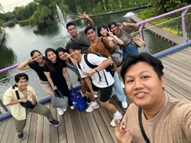 Amazing Race: Around the World at Gardens By the Bay - 1